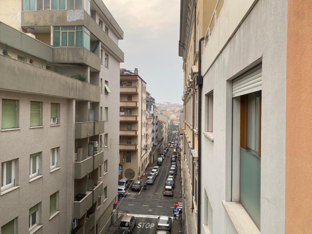 La Casa Di Giacomo Con Parcheggio Trieszt Kültér fotó